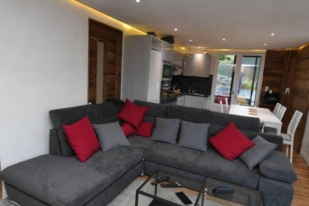 Logement Renove Avec Vue Panoramique La Saussaz Exterior foto