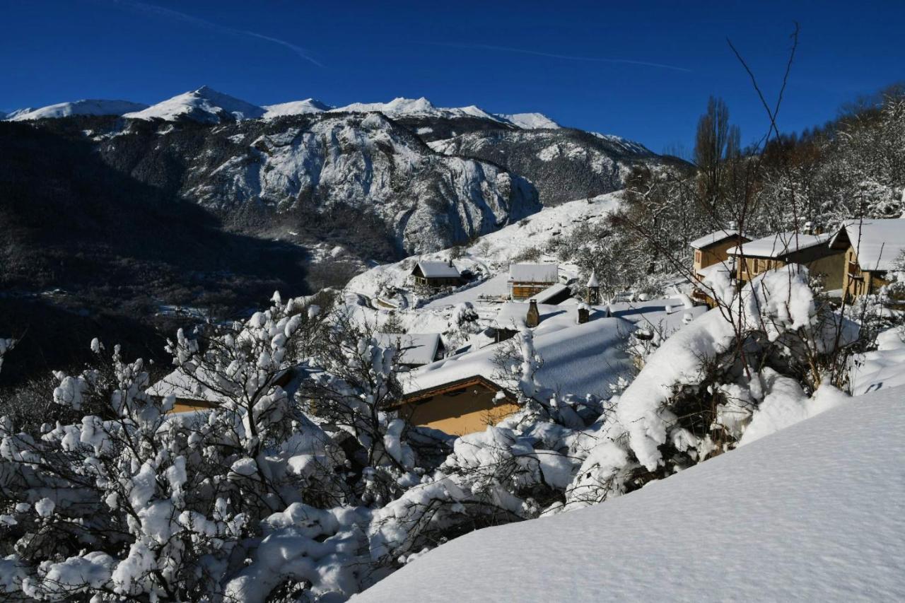 Logement Renove Avec Vue Panoramique La Saussaz Exterior foto